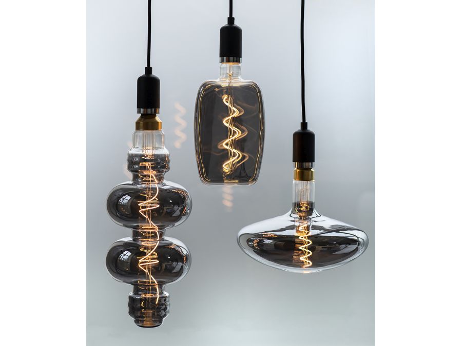 LED filament "Pinot Black" pære - 240V / 4W, E27 (2200K)