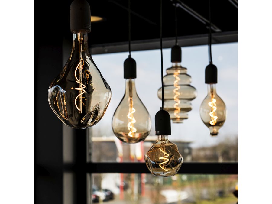 A165 LED "Big jenny" pære - 240V / 4W E27 (2200K), Gold