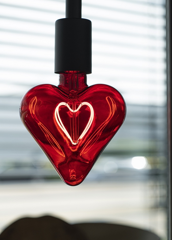 LED filament "Hjerte" pære - 240V 5W dæmpbar, Rød, E27