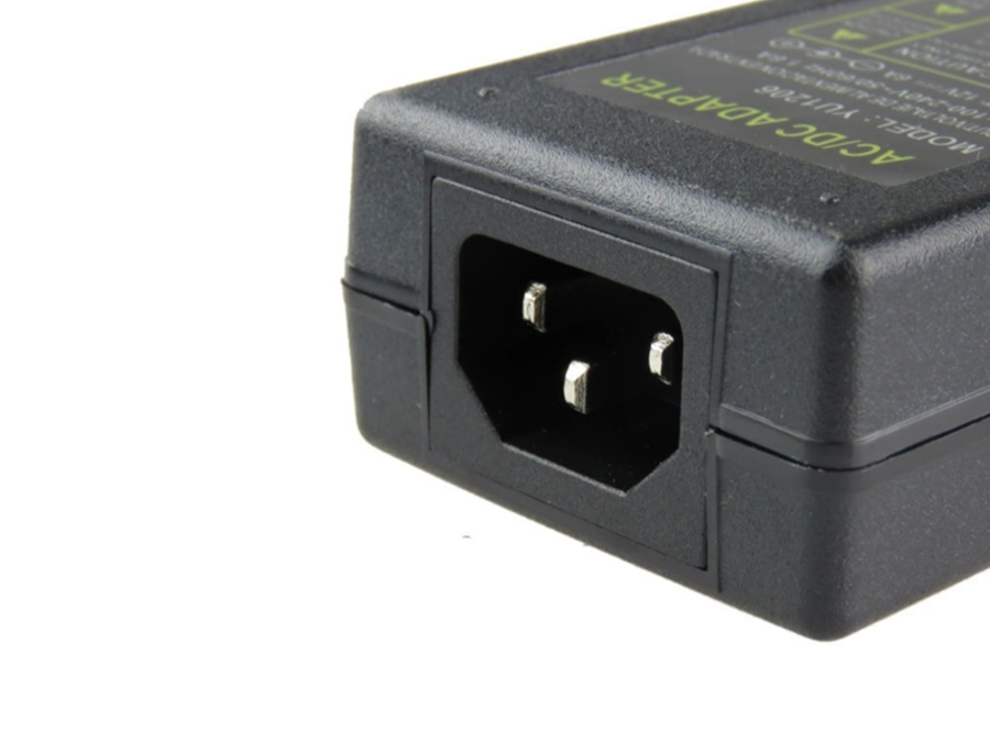 Konverter m. cigarudtag - 240VAC til 12VDC / 5A (60W)