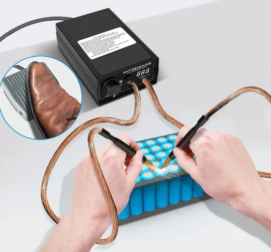 Mini punktsvejser til batteriflige - 650A/8000W, 0,1-0,3mm