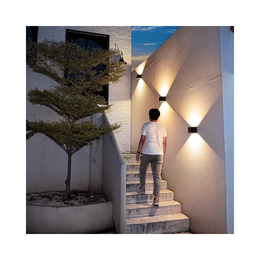 Sort solcelle sensor væglampe med justerbar spredning og skumringssensor - IP54, op/ned lysretning, 6W effekt