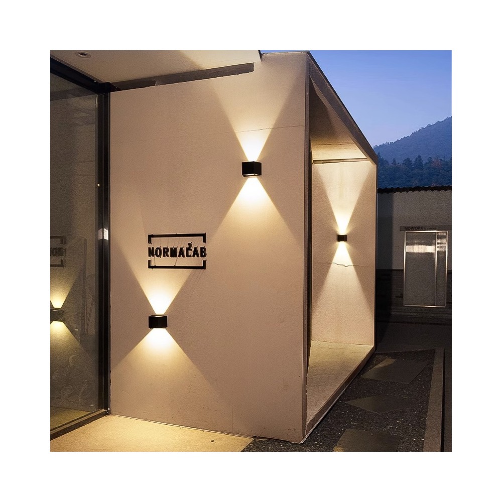 Sort solcelle sensor væglampe med justerbar spredning og skumringssensor - IP54, op/ned lysretning, 6W effekt