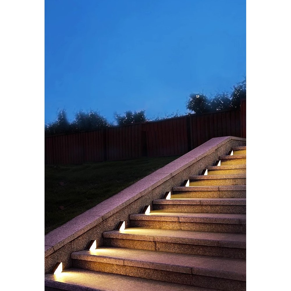 Solcelle sensor trappelys med skumringssensor og IP54 beskyttelse - 2 stk., 3W effekt