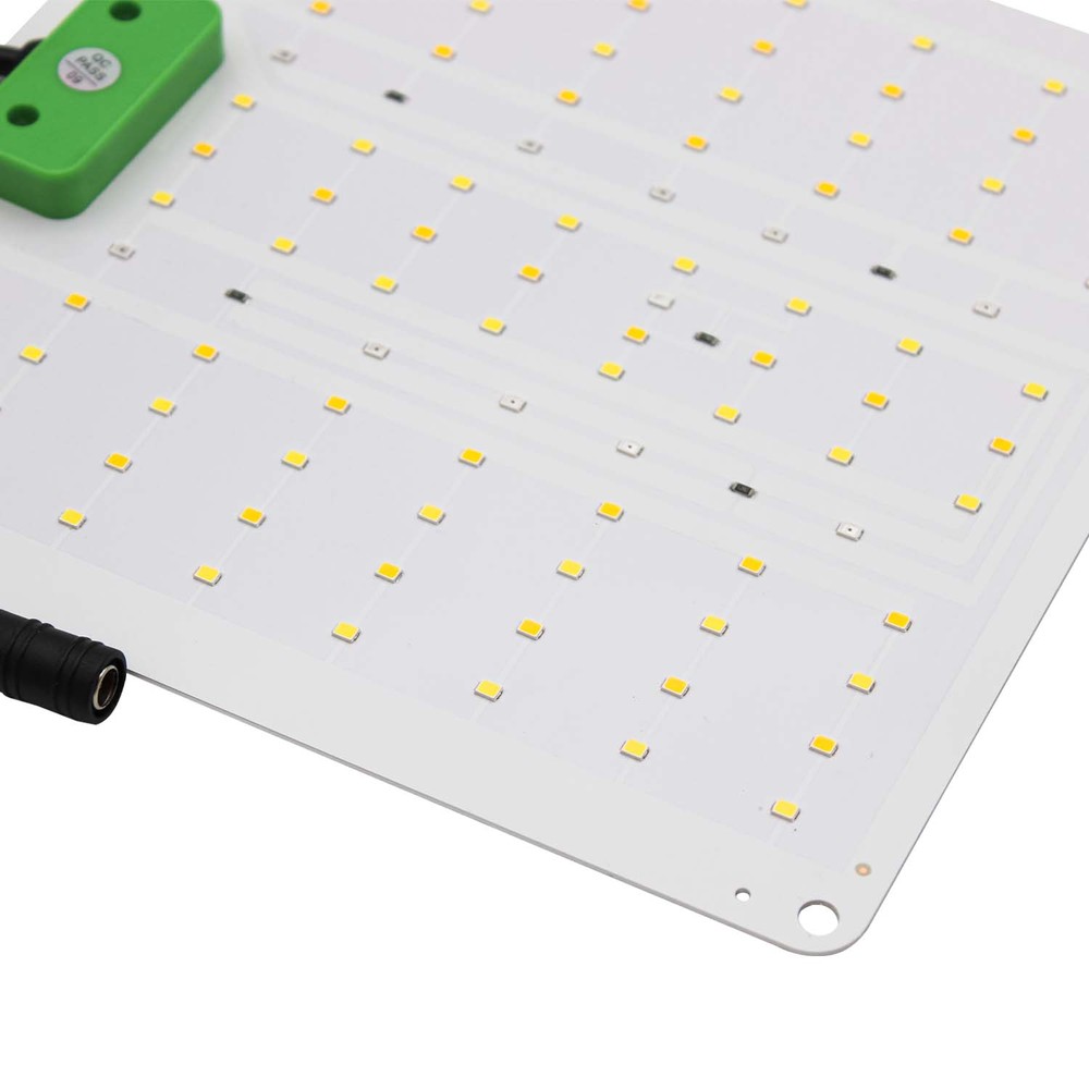 Quantum vækstlampe 28W - Inkl. ophæng, fuldt spektrum, uden blæser, IP65 - 3900lm, RA89, 230V, energieffektiv.