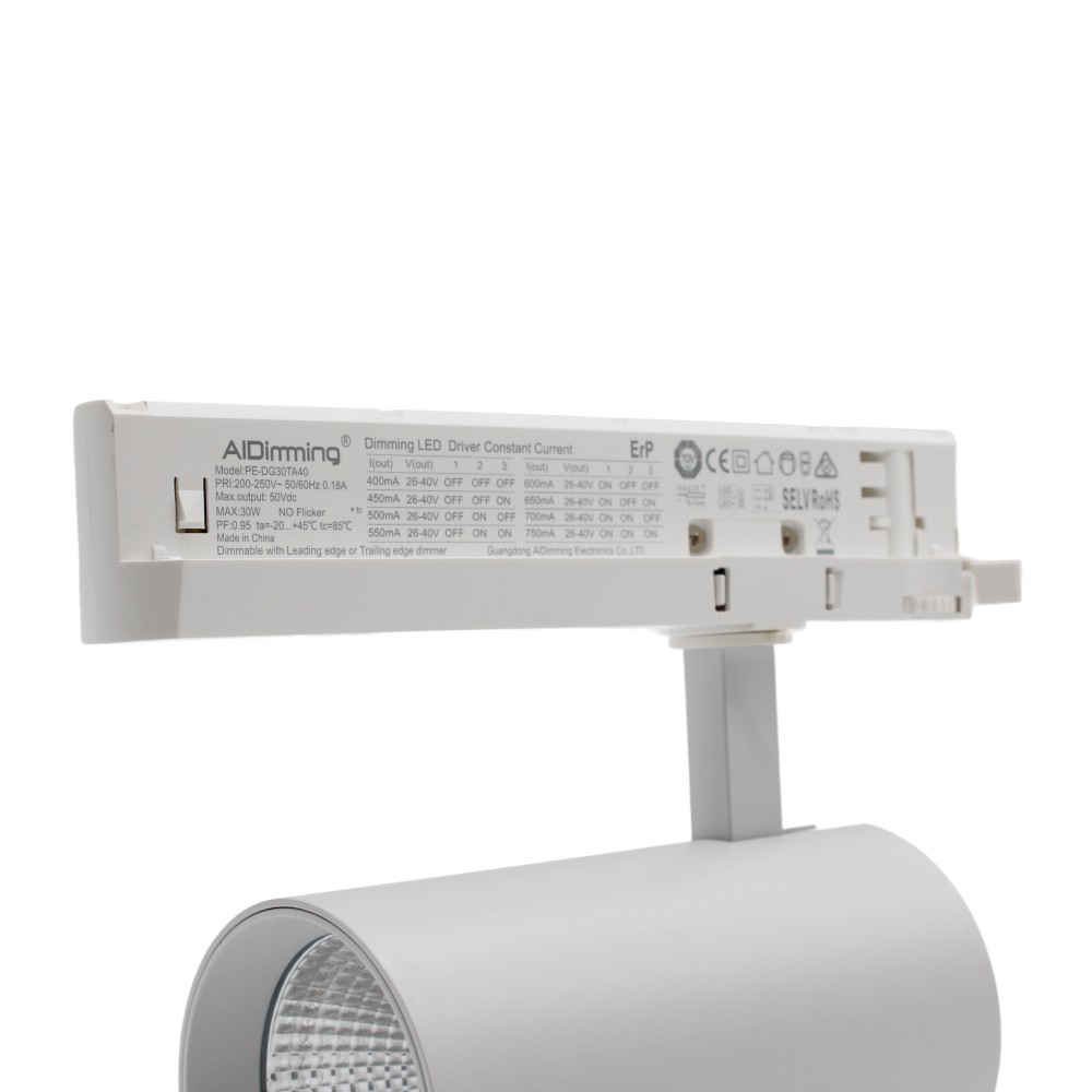 29W Dæmpbar hvid skinnespot fra LEDlife med høj effektivitet på 140 lm/W, RA 90 og 38 graders spredning, passer til 3-fasede systemer