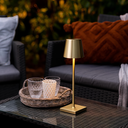 Opladelig LED mini bordlampe i Guld med touch dæmpning og IP54 beskyttelse