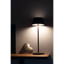Opladelig LED bordlampe i brun med touch-dæmpning og IP54-beskyttelse