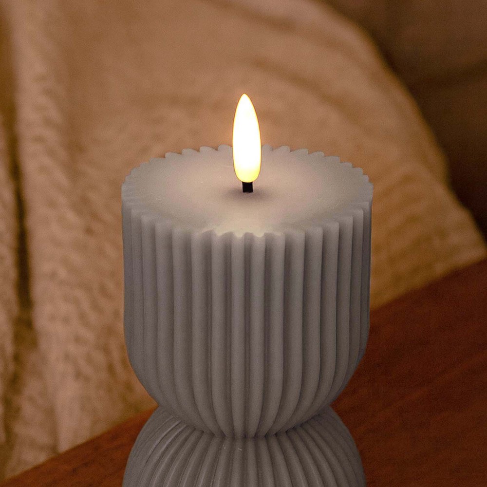 LED Timeglas lys med flammeeffekt, grå, 13.5cm høj, Ø7.5cm, fjernbetjening, timer, ægte stearin