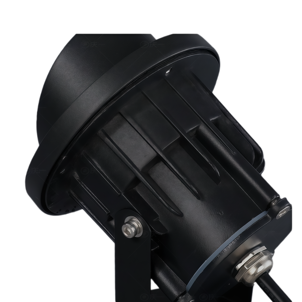 11W LED havelampe med spyd, sort finish, vejrbeskyttet IP65, til 12-24V strømforbrug. Ideel til udendørs belysning med 800lm lysstyrke.