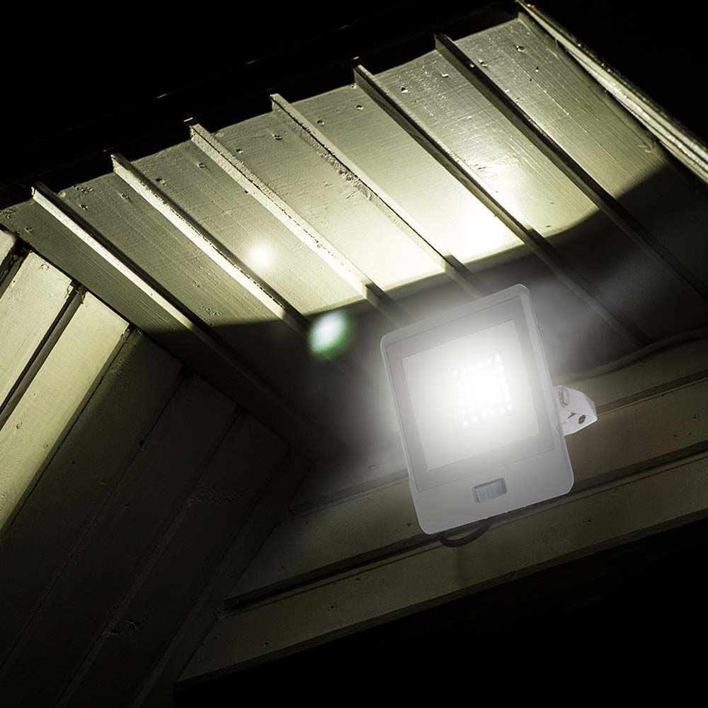 30W Projektør med PIR Sensor, Samsung Chip, 1m Kabel, 4000K, Hvid Hus - Ideel til udendørs belysning