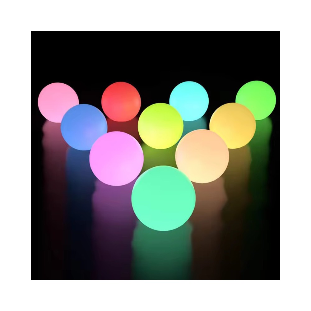 Genopladelig Ø10 cm RGBW LED kugle med fjernbetjening og IP68 beskyttelse