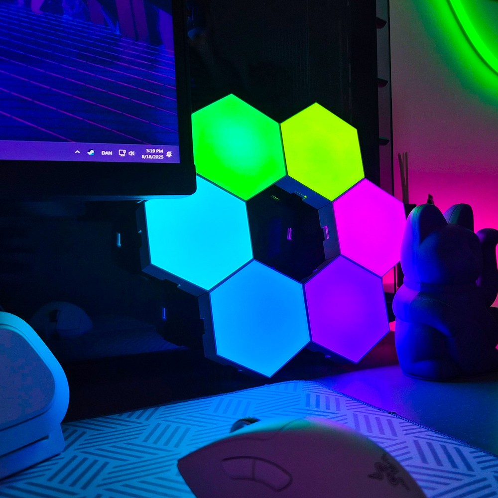 RGBIC Hexagon Væglys - Sæt med 6 stk. - 6W - Input: 5V - Moderne belysning til dit hjem