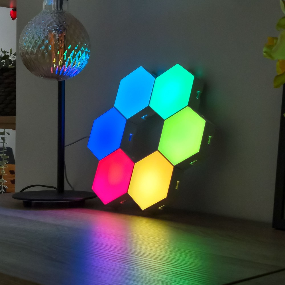 RGBIC Hexagon Væglys - Sæt med 6 stk. - 6W - Input: 5V - Moderne belysning til dit hjem