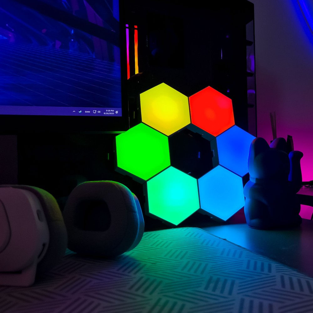 RGBIC Hexagon Væglys - Sæt med 6 stk. - 6W - Input: 5V - Moderne belysning til dit hjem