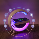 G-formet RGBIC lampe med trådløs oplader i hvid finish og Bluetooth-teknologi - 24x23cm - 3W effekt - 5V USB input