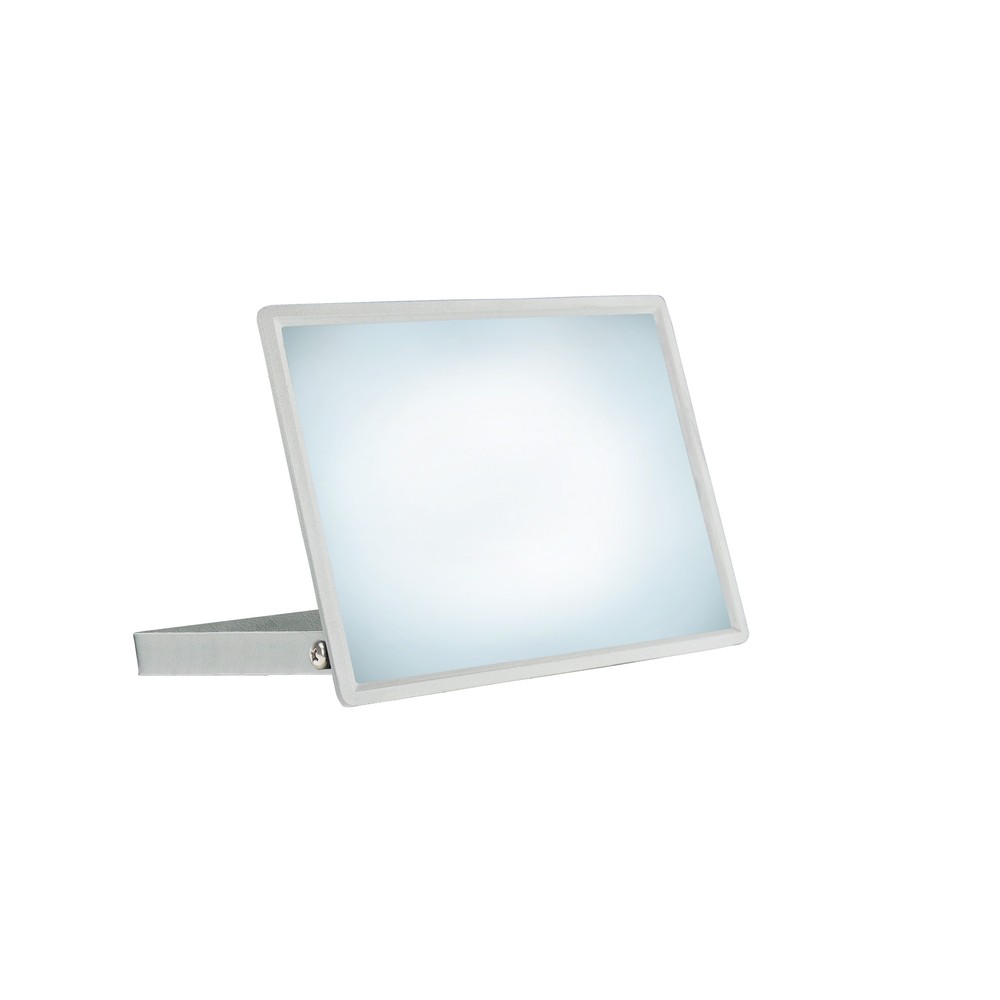 NOCTIS LUX 3 PROJEKTØR 100W 230V IP65 270x210x27mm HVID - Kraftfuld og vandtæt LED projektor med 100W effekt og 9400lm lysstyrke. Ideel til udendørs brug med IP65-klassificering. RA70 for naturlig farvegengivelse. Let og kompakt design i hvid finish.