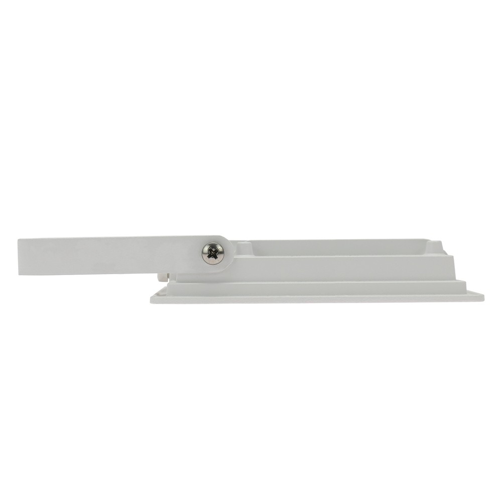 NOCTIS LUX 3 PROJEKTØR 100W 230V IP65 270x210x27mm HVID - Kraftfuld og vandtæt LED projektor med 100W effekt og 9400lm lysstyrke. Ideel til udendørs brug med IP65-klassificering. RA70 for naturlig farvegengivelse. Let og kompakt design i hvid finish.