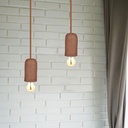E27 beton pendellampe - brun med moderne design og elegant udseende til din indretning.