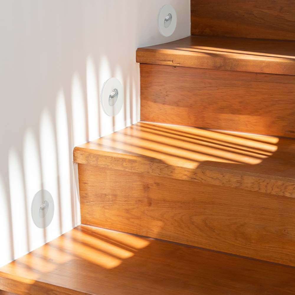 3W Trinlys LED Pære - 4000K, Rund, 270lm, RA80 - Energibesparende belysning til ethvert rum