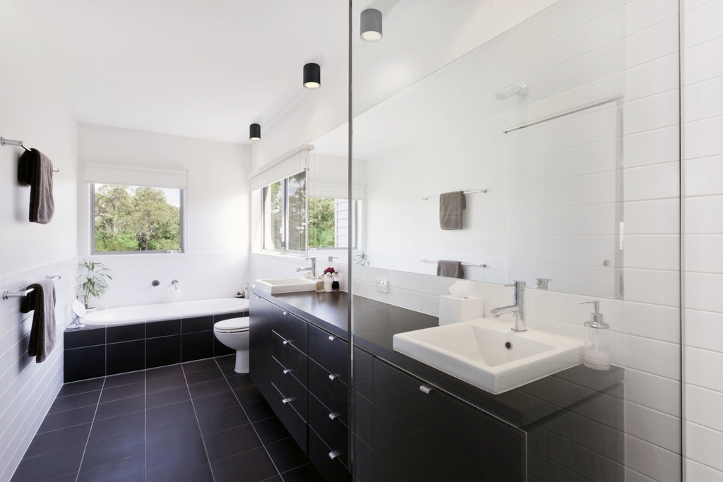 Påbygningsspot Fallon Long, LED 8,5W 500 lumen, hvid/hvid