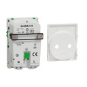 LK Fuga Wiser stikkontakt med afdækning og jord, 1½ modul, hvid