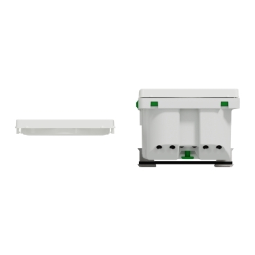 LK Fuga Wiser stikkontakt med afdækning og jord, 1½ modul, hvid