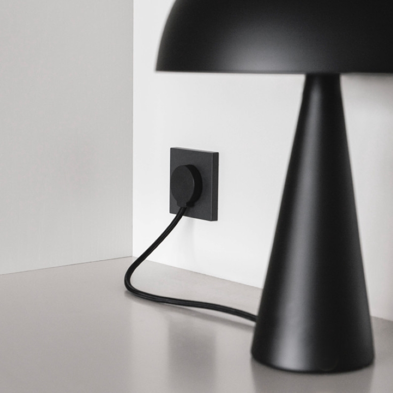 NORM flad stikprop, sort