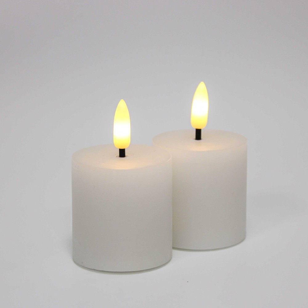 LED Bloklys med flammeeffekt, hvid, inkl. fjernbetjening og timer, 2 stk, ægte stearin, 5x5 cm