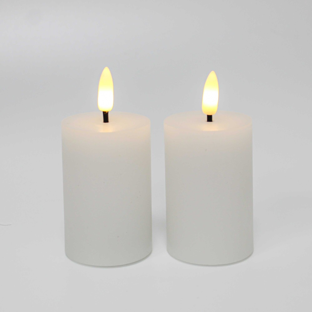 LED Bloklys med flammeeffekt, hvid - 2 stk, inkl. fjernbetjening og timer, 7,5 cm høj, Ø5 cm, ægte stearin