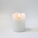 LED Bloklys med flammeeffekt og fjernbetjening, hvid, 10cm høj, Ø7,5cm, ægte stearin