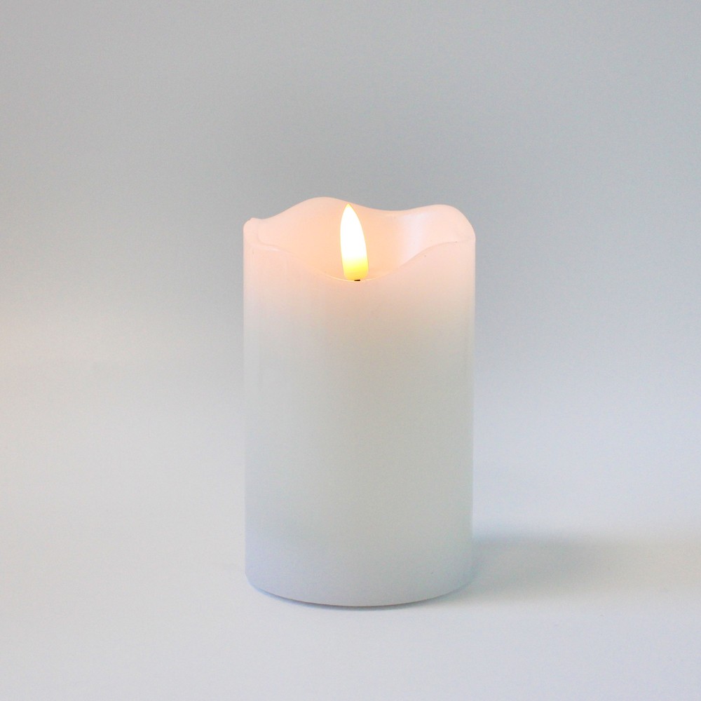 LED Bloklys med flammeeffekt, hvid, 12,5cm høj, Ø7,5cm, fjernbetjening, timer, ægte stearin