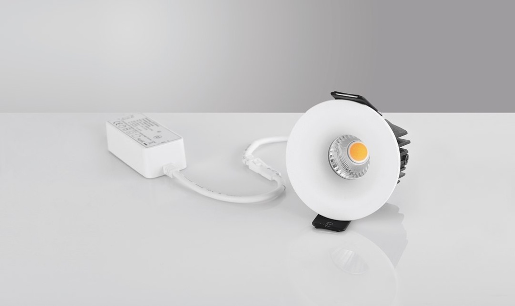 BE-3051 230V 5W 3000K FAST