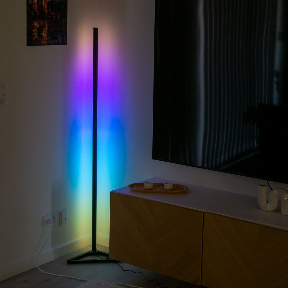 RGBIC+WW hjørnelampe med Bluetooth og 140cm længde - Effekt: 12W - Input: 230V
