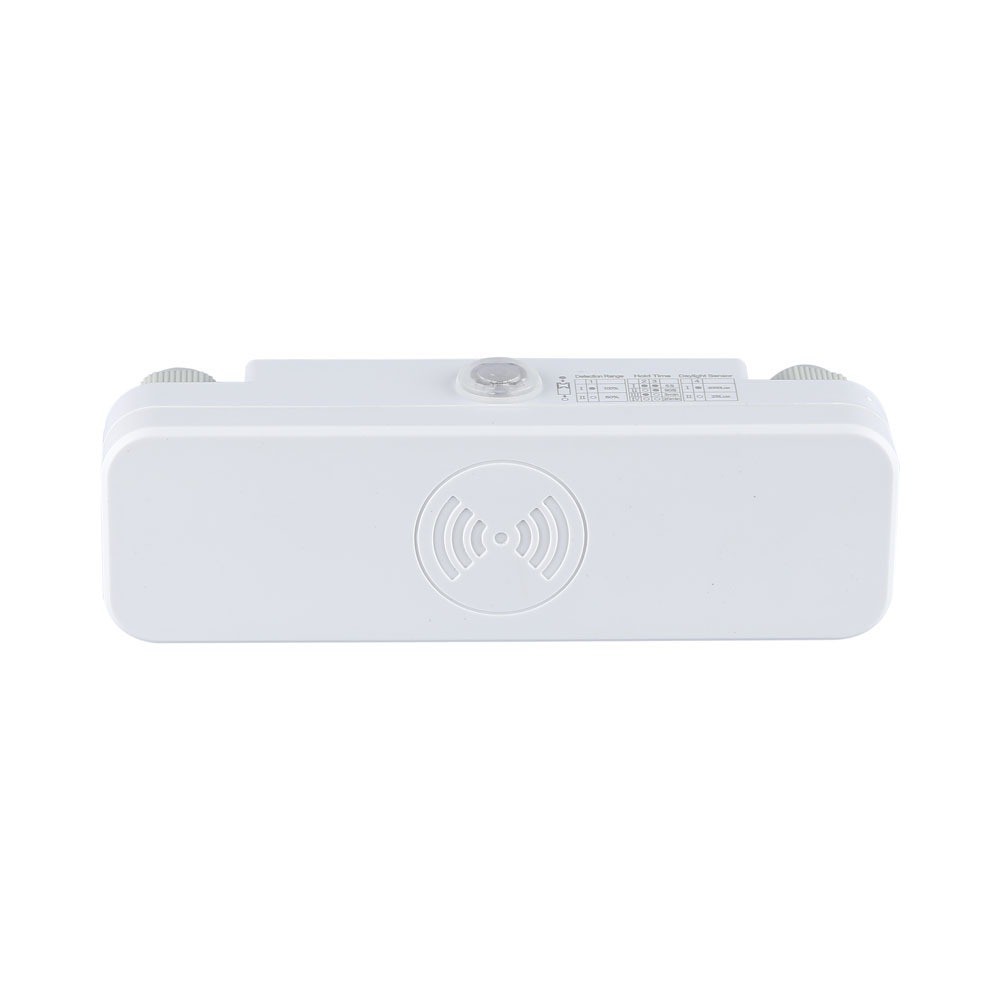 Mikrobølgesensor i hvid med IP65 beskyttelse og maksimalt 200W LED-kapacitet