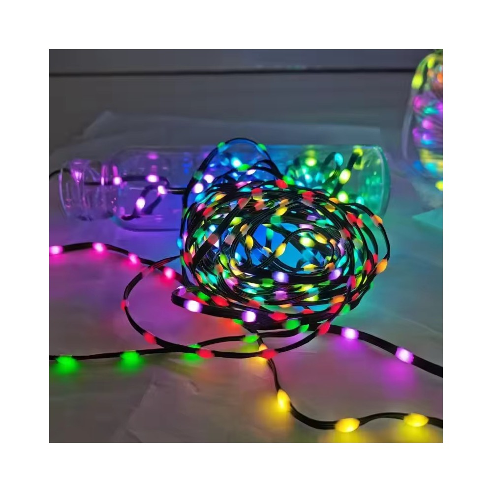 5 meter RGBIC LED lyskæde med 50 LED, grøn ledning, fjernbetjening og bluetooth - 230V