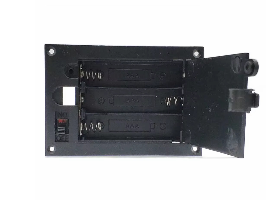 Batteriholder til 3xAAA batteri, m. kontakt, f. panelmontage