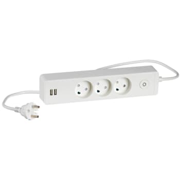 3-Stikdåse U/J med afbryder + 2 USB og 1,5m ledning, hvid