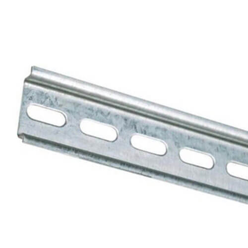 DIN skinne 7,5 mm høj med hul 6,3x18 mm (2 meter)