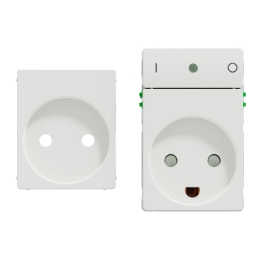 LK Fuga Wiser stikkontakt med afdækning og jord, 1½ modul, hvid