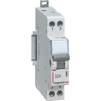 [3919000392] CX3 Omskifter 1 slutte + 1 bryde 32A 250V 1-modul