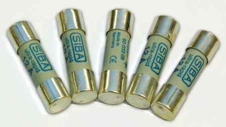 [5425000428] SIKRING KER. 10X38 500V GL 10A
