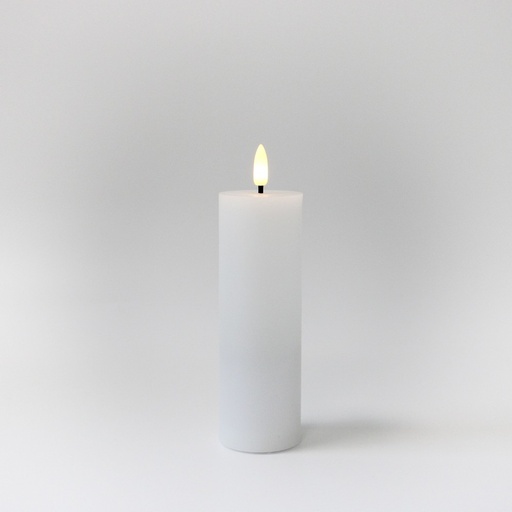 [22712-0] LED Bloklys med flammeeffekt, hvid, 15cm, fjernbetjening og timer - Ægte stearin, Ø5cm