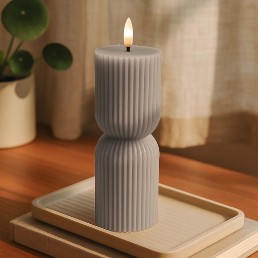 [30034-0] LED Timeglas lys 23cm høj med flammeeffekt i grå - Ø7,5cm, fjernbetjening, timer og ægte stearin