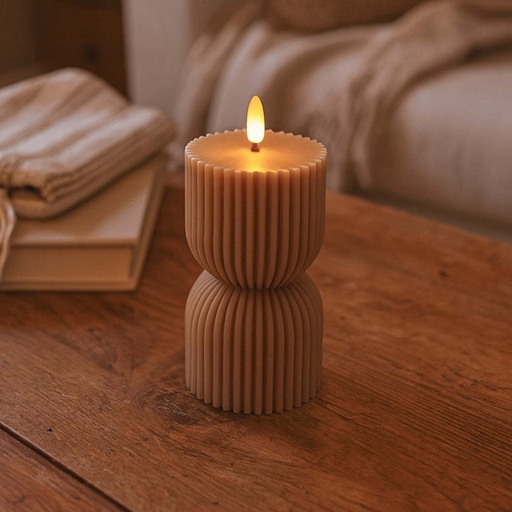 [30035-0] LED Timeglas lys med flammeeffekt, brun stearin, fjernbetjening, timer, 13,5cm høj, Ø7,5cm