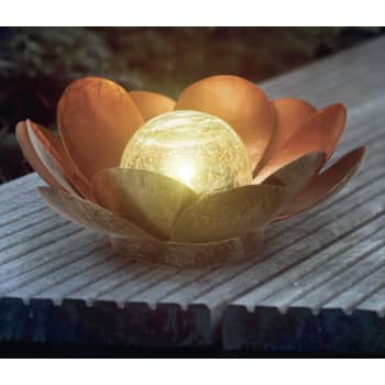 [6248005968] Veli solcelle Lotus blomst i metal, med Ø7cm glaskugle