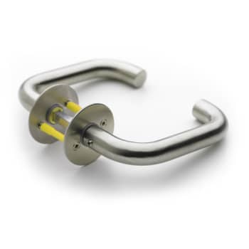 [930123302] dørgreb u-form m/ros 40-65 l18 monteret massiv roset ø50x2mm