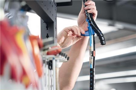 [7630400549] Beskyttelsesslange 16 sort 25M med værktøj