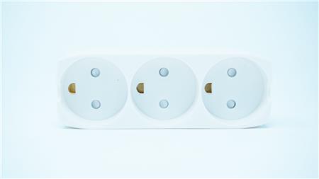 [0828101550] STIKDÅSE 3R M. JORD INGEN LEDNING HVID