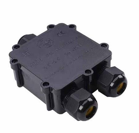 [5401025556] IP68X3 BOKS MED 5-POLET KLEMRÆKKE, SORT